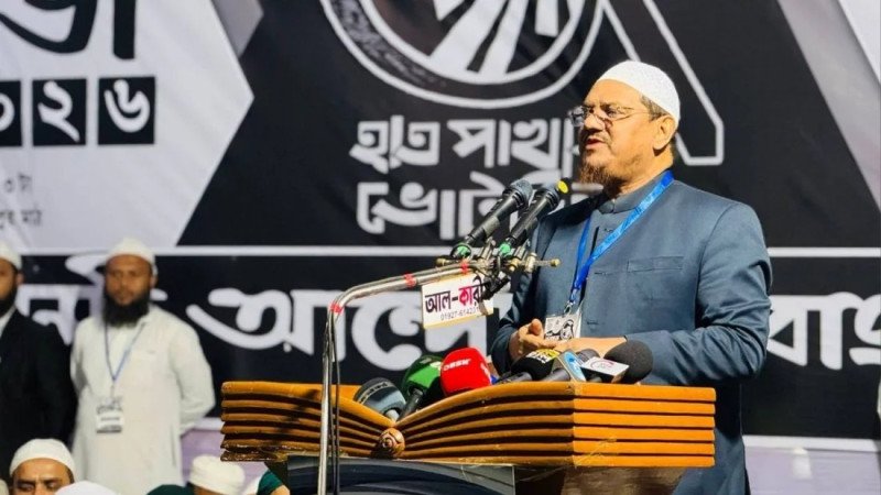 ‘ডাল মে কুচ কালা হ্যায়’: জামায়াতকে কটাক্ষ চরমোনাই পীরের