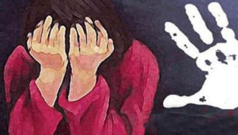 লালমাই উপজেলায় মাদ্রাসা ছাত্রীকে ধর্ষণ চেষ্টা, টায়ার জ্বালিয়ে সড়ক অবরোধ! উত্তাল যুক্তিখোলা বাজার