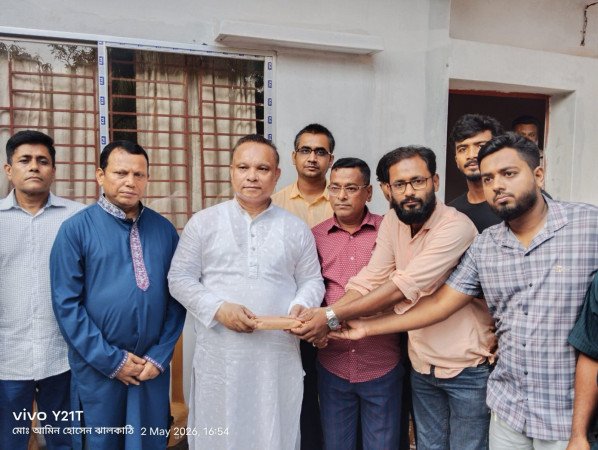 ঝালকাঠিতে ক্যান্সার আক্রান্ত তরুণের পাশে  ড. জিয়াউদ্দিন হায়দার