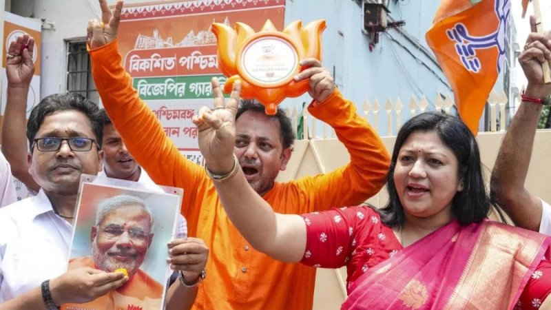 ব্যবধান বাড়ছে, পশ্চিমবঙ্গে প্রথমবারের মতো বিজেপির সরকার গঠনের সম্ভাবনা